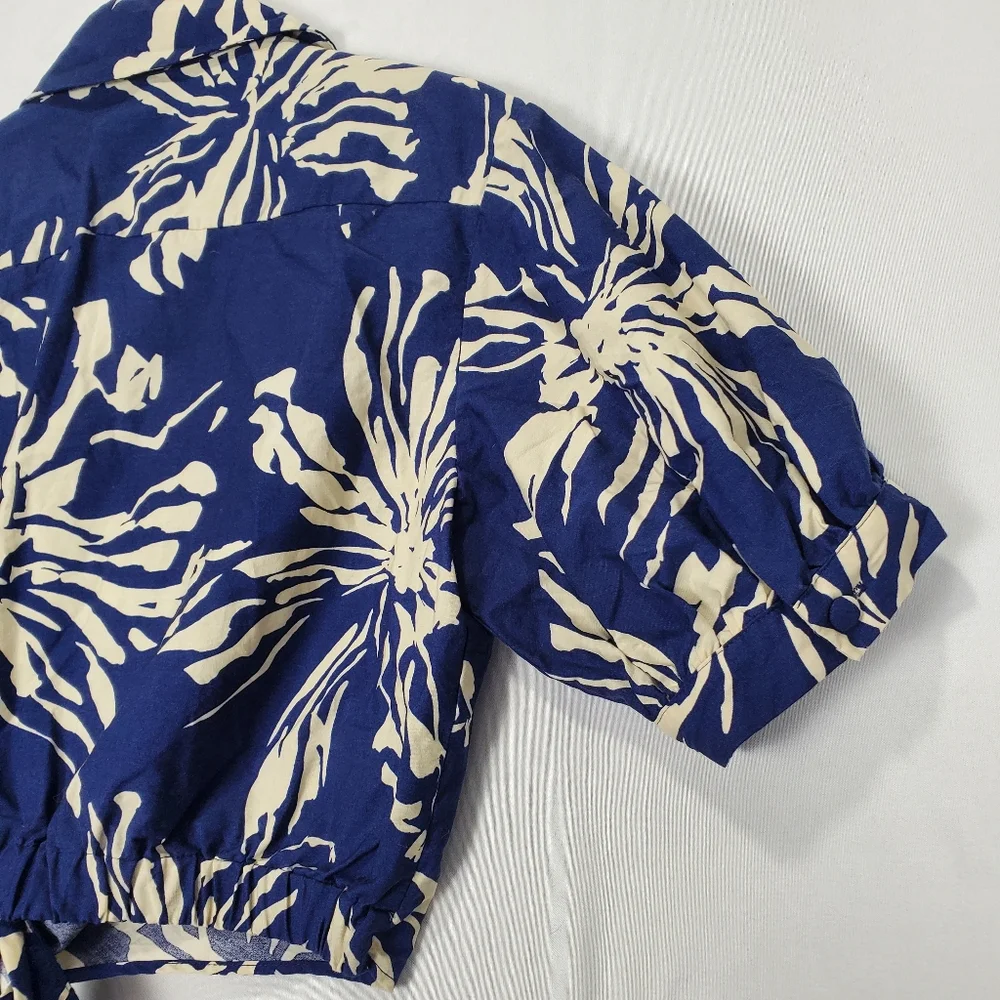 Zara Blue & Ivory Printed Cropped V Neck Button Down Knot Shortsleeve Top Size M
